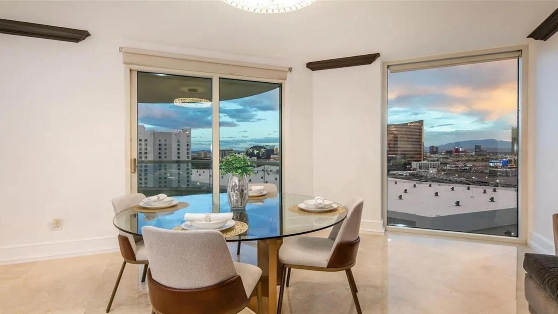 Stunning Four Bedroom Fully Professionally Remodeled Apartment Las Vegas Zewnętrze zdjęcie